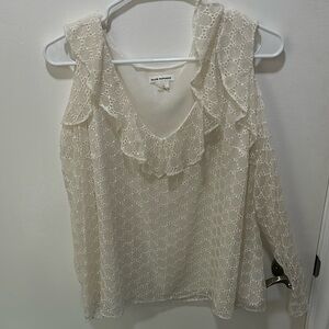 club monaco long sleeve w cut out sleeve